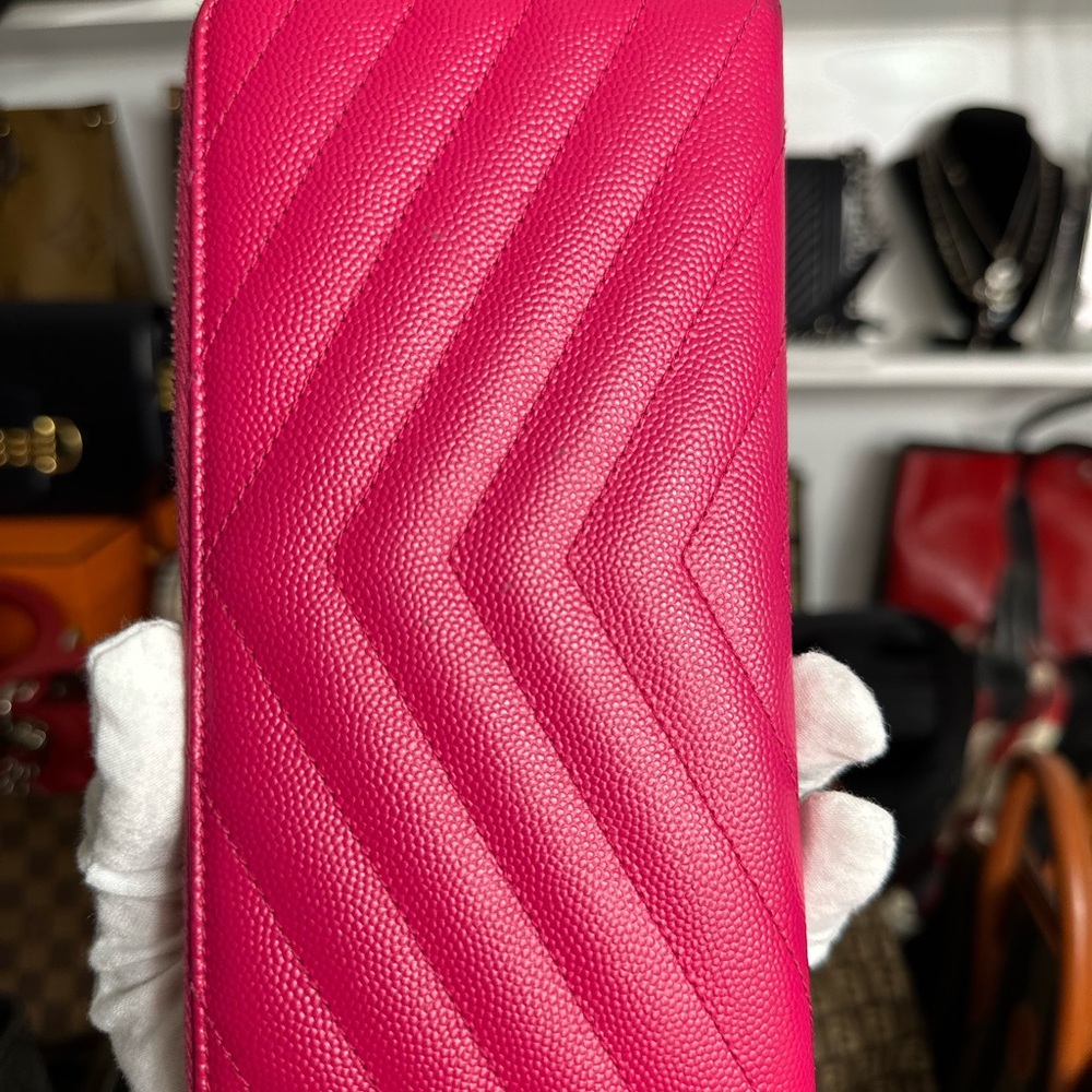 Saint Laurent YSL Monogram Large Zip Wallet in Grained Leather - Picture 4 of 11